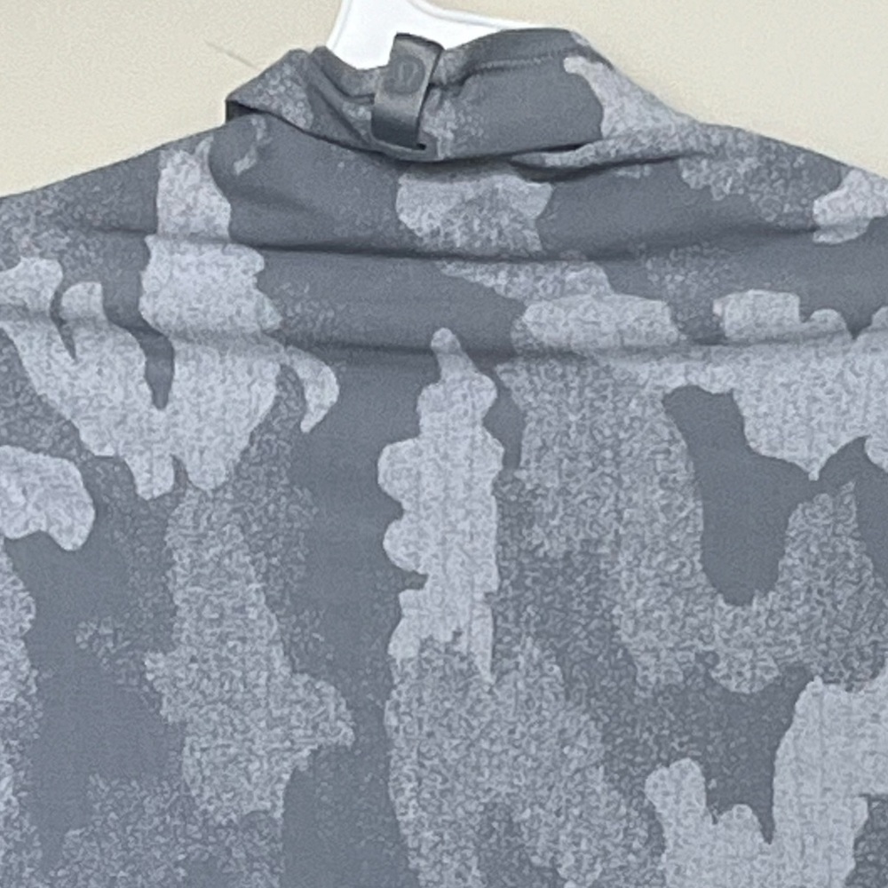 lululemon athletica Gray Camouflage Triangle Wrap Scarf Shawl